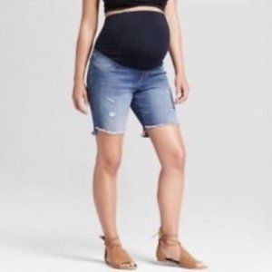 Isabel Maternity Distressed Shorts - NWT - 4 & 18